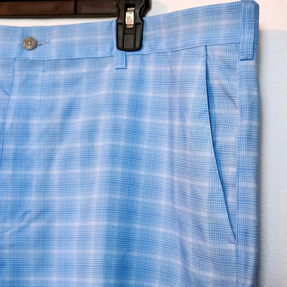 LOT OF 2 PGA TOUR LIGHTWEIGHT GOLF SHORTS MENS SIZE 42 BLUE PLAID‎